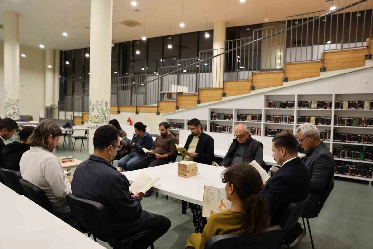Gökçeada'da kitap okuma projesinin yeni dönemi Kaymakam Acar'ın katılımıyla başladı