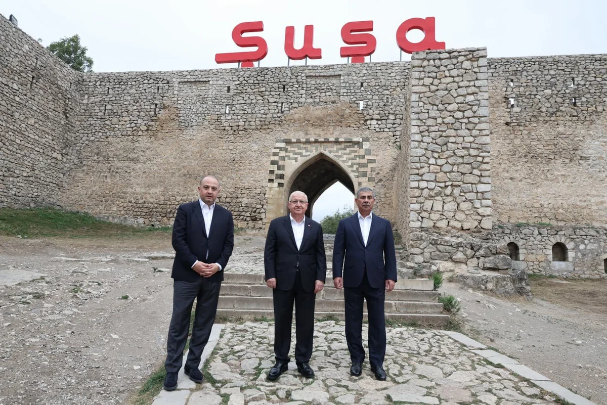 Güler, üçlü savunma toplantısı öncesi Şuşa'da mevkidaşlarıyla incelemelerde bulundu