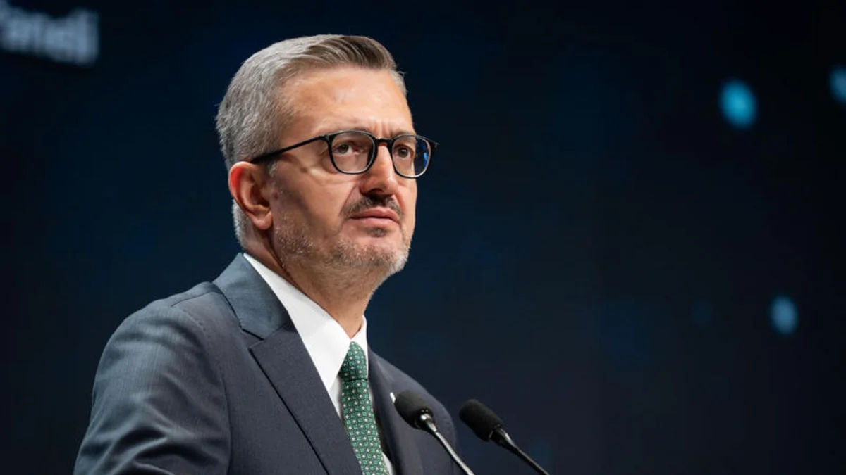 İletişim Başkanı Duran: Salonun terk edilmesini millî iradeye saygısızlık