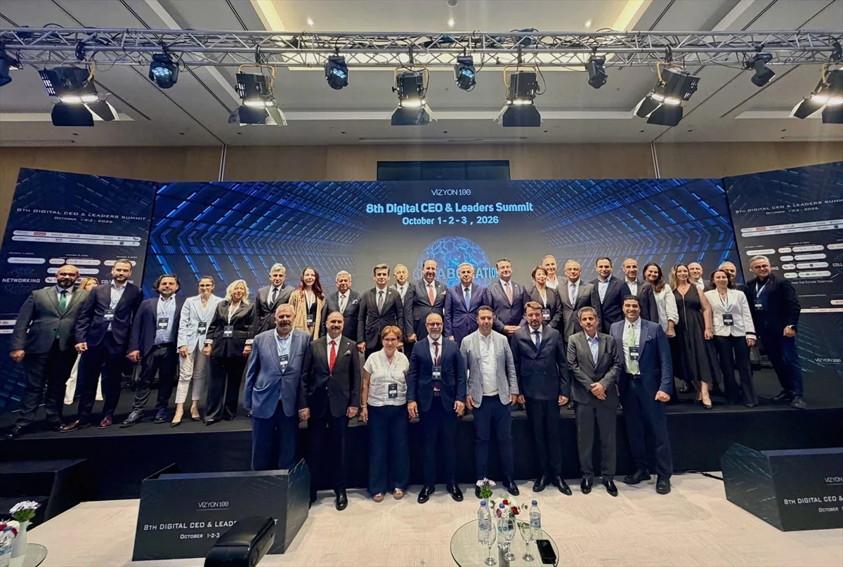 İzmir'de 8. Dijital CEO ve Liderler Zirvesi başladı