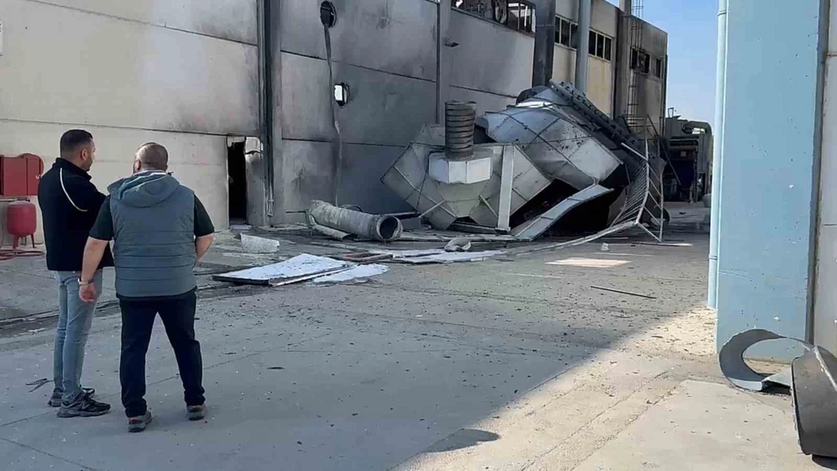 İzmir Torbalı'da metal tozu fabrikasında kazan patladı, 2'si ağır 3 işçi yaralandı