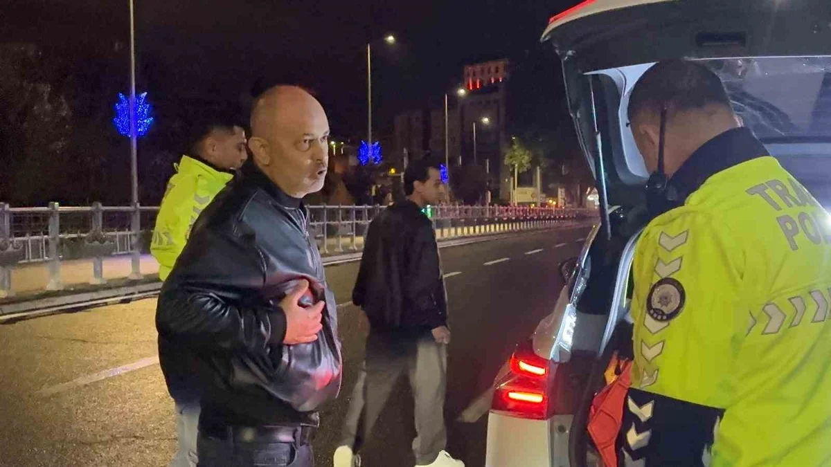Kayseri'de 2.14 promil alkollü sürücü, 27 bin TL ceza alıp araçları durdurmaya çalıştı