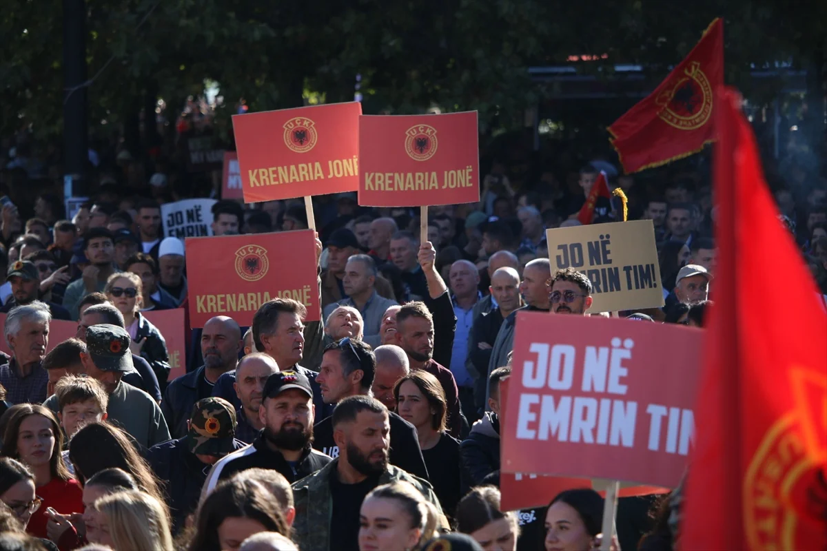 Kosova'da UÇK komutanlarının Lahey'de hapis cezasına çarptırılmasına karşı gösteriler sürüyor