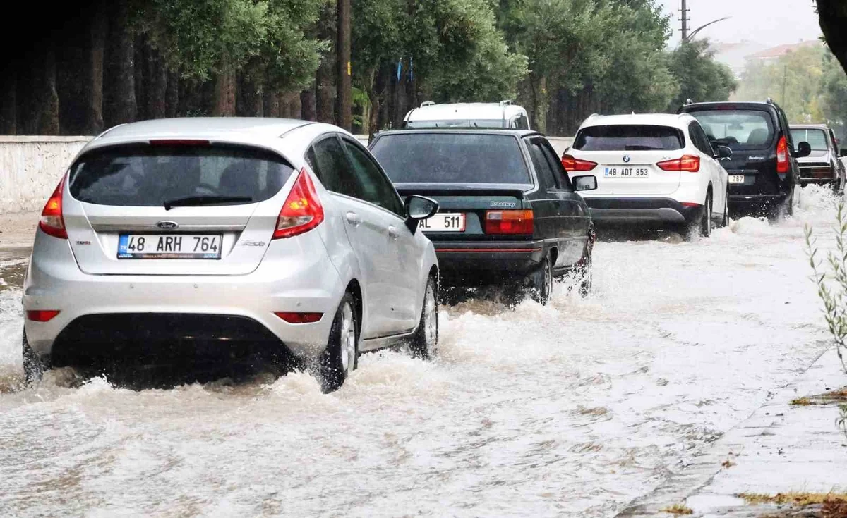 Meteoroloji, Muğla'da öğleden itibaren 21-50 kg/m2 yağışa karşı uyardı