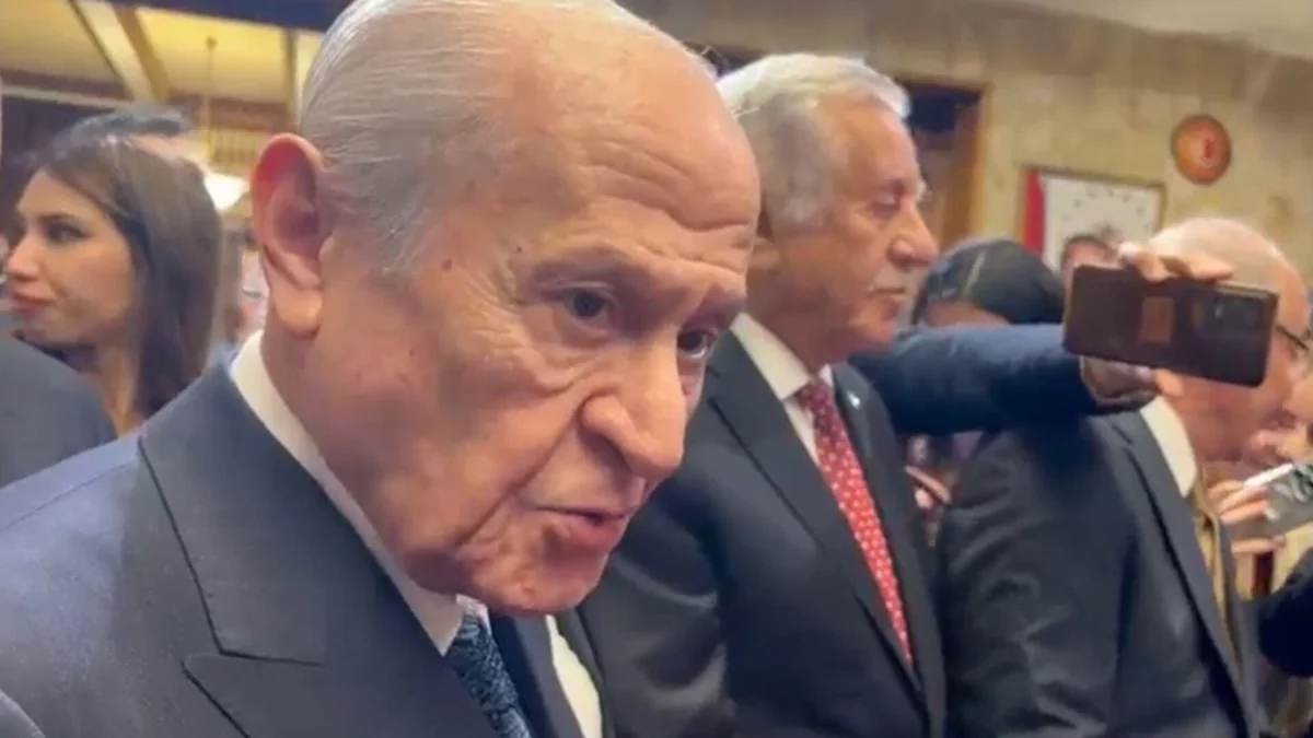 MHP Lideri Bahçeli, Yeni Parti’nin Cumhurbaşkanı Erdoğan salondayken ayrılmasını doğru bulmadı