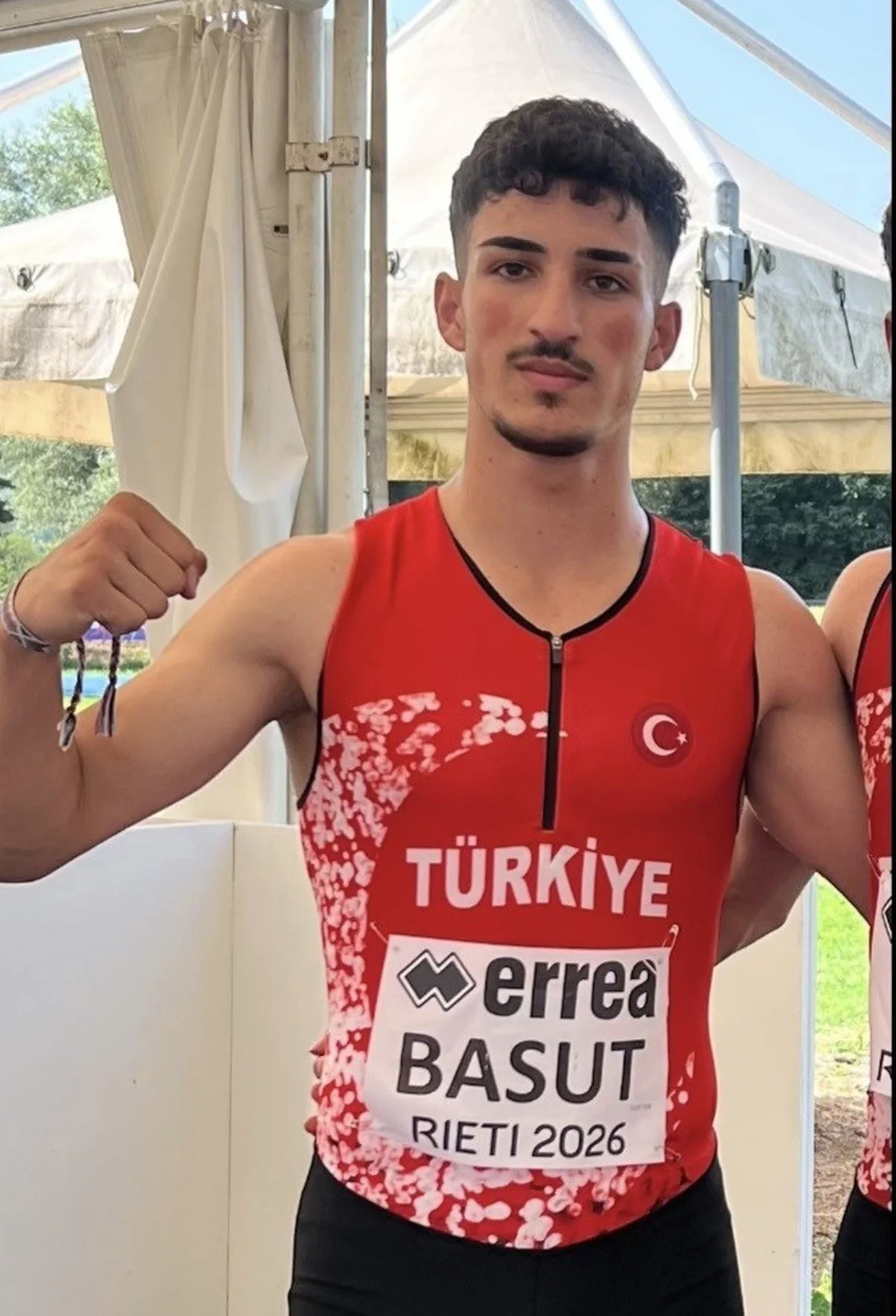 Milli atlet Emre Basut, 52.34'lük dereceyle Dakar 2026 Gençlik Olimpiyat vizesi aldı