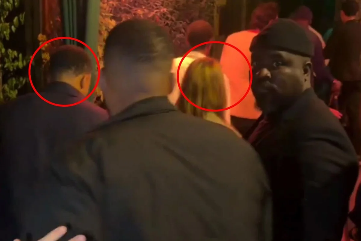 Milli maçta sakatlanan Mbappe, sevgilisi Ester ile gecelerde