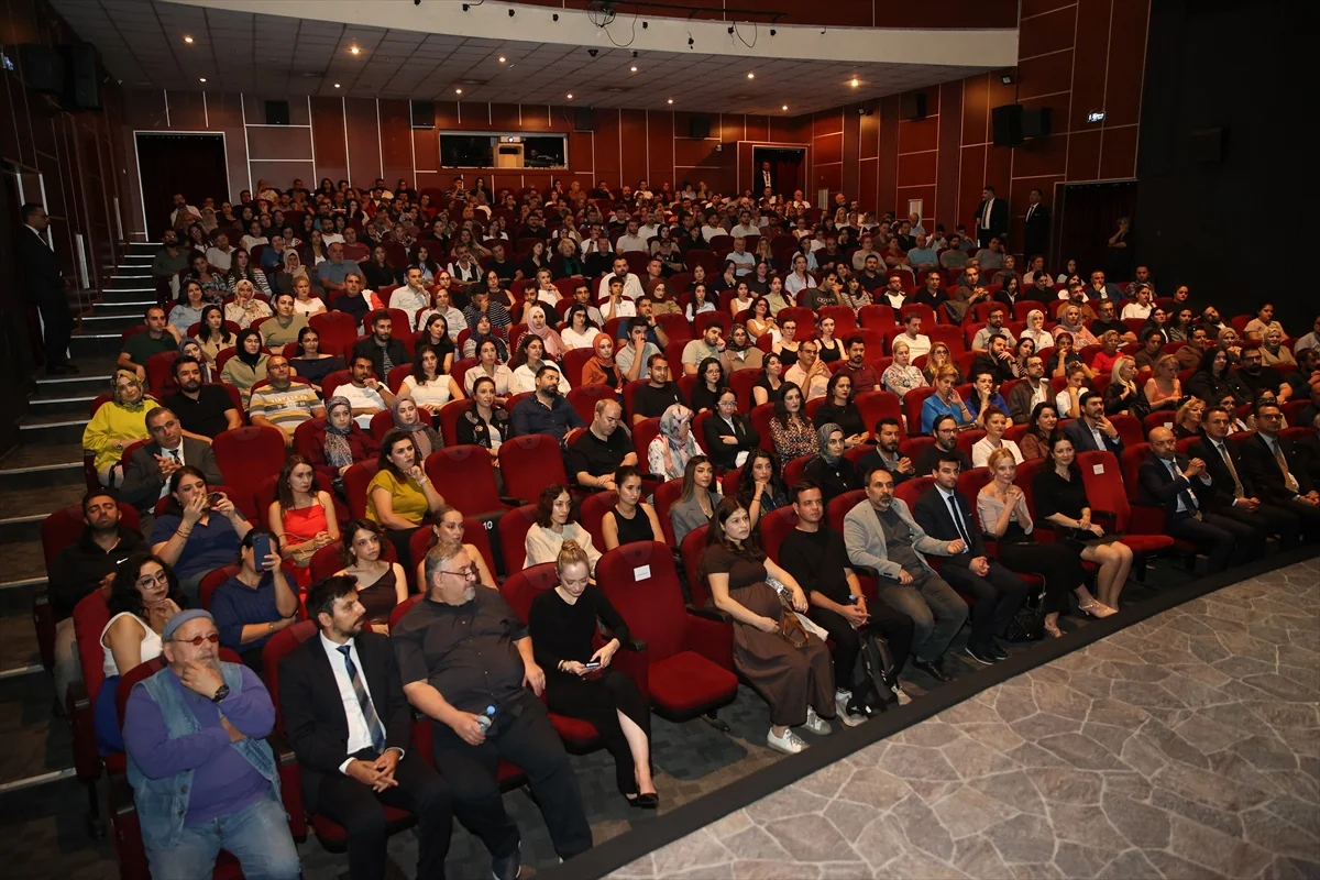 Nalınlar oyunu, Diyarbakır'da 22. Orhan Asena Yerli Oyunlar Tiyatro Festivali'ni açtı