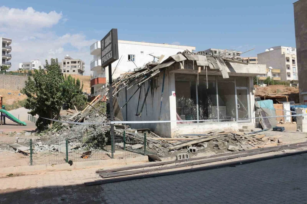 Şırnak Cizre'de beton dökümü sırasında çöken inşaatta 5 işçi yaralandı