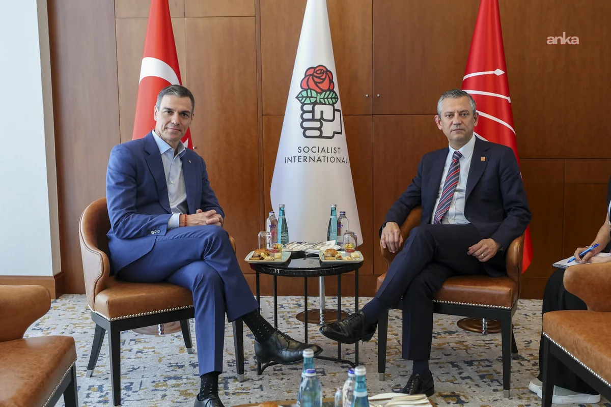 Sosyalist Enternasyonal, CHP'nin üyeliğini dondurup YENİ Parti'yi üyeliğe kabul etti