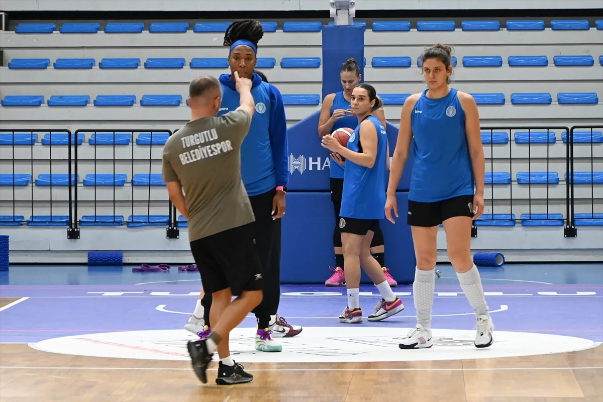 Turgutlu Belediyespor, Melikgazi Kayseri deplasmanı öncesi hazırlıklarını sürdürüyor
