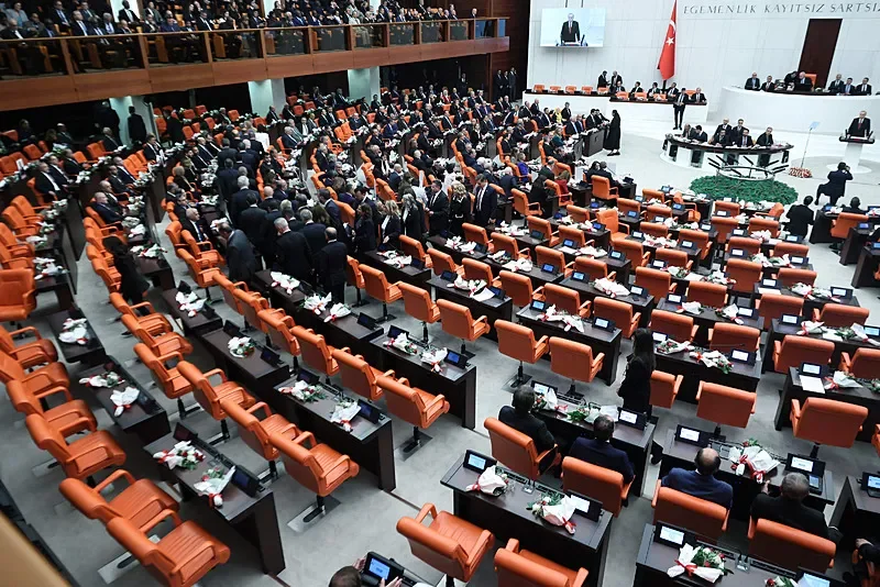 10 gün arayla iki benzer görüntü: Başkan Erdoğan kürsüye çıktı, Yeni Parti heyeti salonu terk etti! Tavır akıllara İsrail'i getirdi - 3