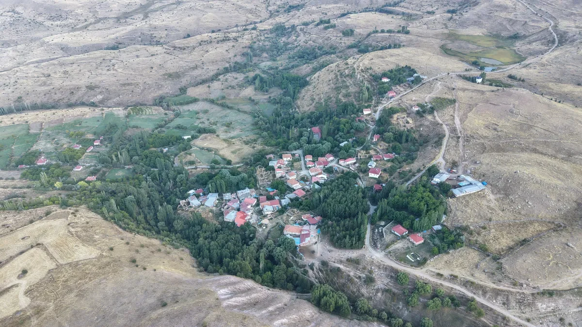 Büşra bebeğin kardeşlerinden kan donduran ifade: Babamız annemizi döverken Büşra kucağından düşüp can verdi
