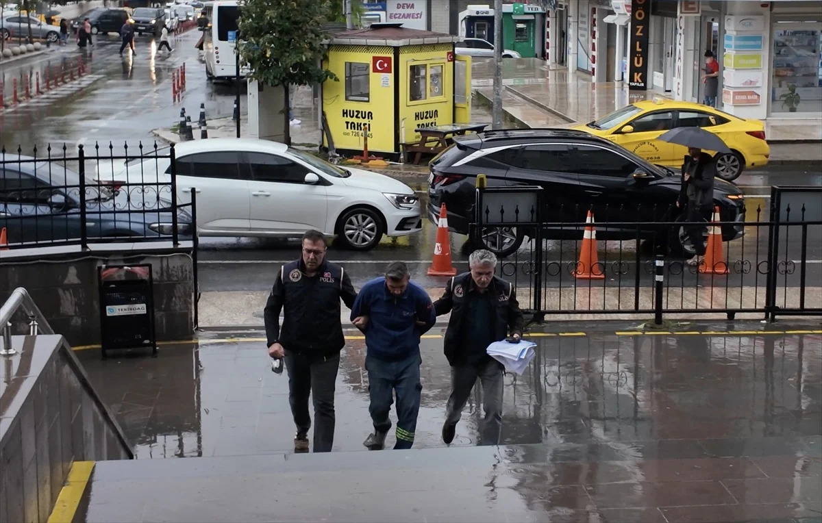Çerkezköy'de Türk bayraklarını çöpe atıp görüntüyü servis eden şüpheli tutuklandı