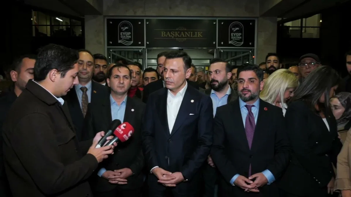 Eyüpsultan Belediye Başkanı Özmen dahil 28 kişi gözaltına alındı, Çelik eleştirdi