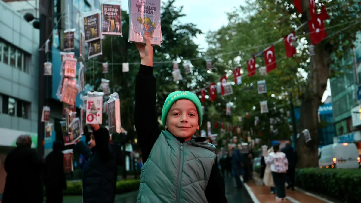 Kocaeli'de gelenek haline geldi, bu yıl da "Ağaçlar Kitap Açtı"
