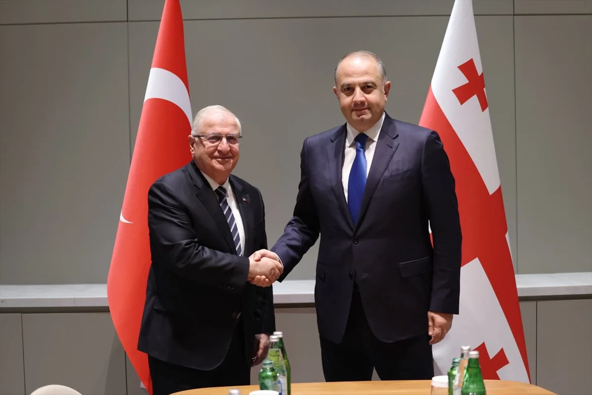Milli Savunma Bakanı Güler, Şuşa'da Gürcistanlı mevkidaşı Chikovani ile görüştü
