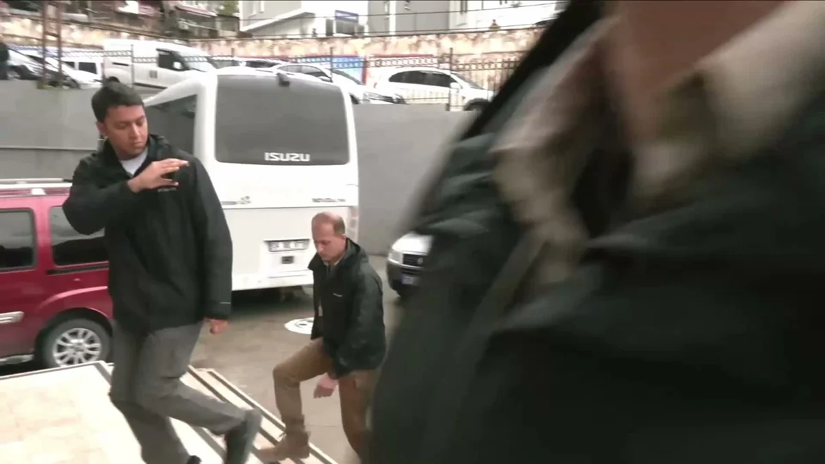 Özgür Özel, Reşit Kibar davasının 6'ncı duruşması için Artvin Adliyesi'ne geldi