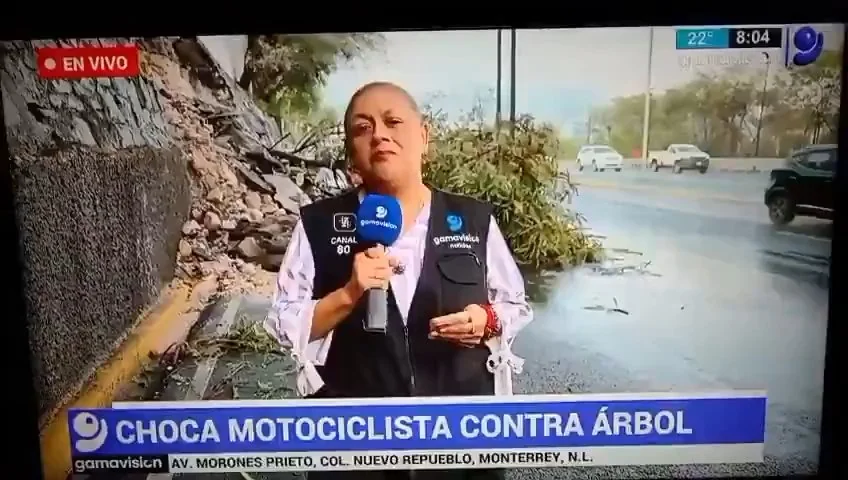 Canlı yayında korku dolu anlar! Kontrolden çıkan araç haber ekibinin üzerine savruldu