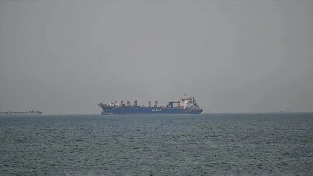 Hürmüz Boğazı’nda petrol tankerinde patlama!