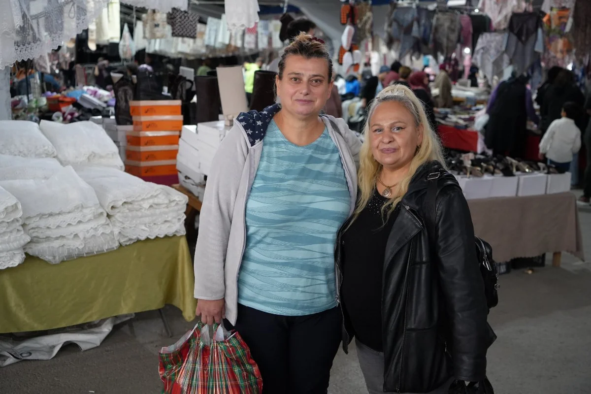 Ne bulurlarsa alıyorlar! Sınır kentimize turist akını, esnaf bayram ediyor