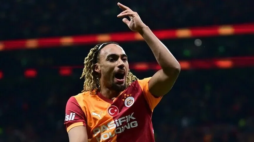 Sacha Boey, Galatasaray'da 100 maça çıktı, 6 gol ve 4 asistlik skor katkısı verdi.