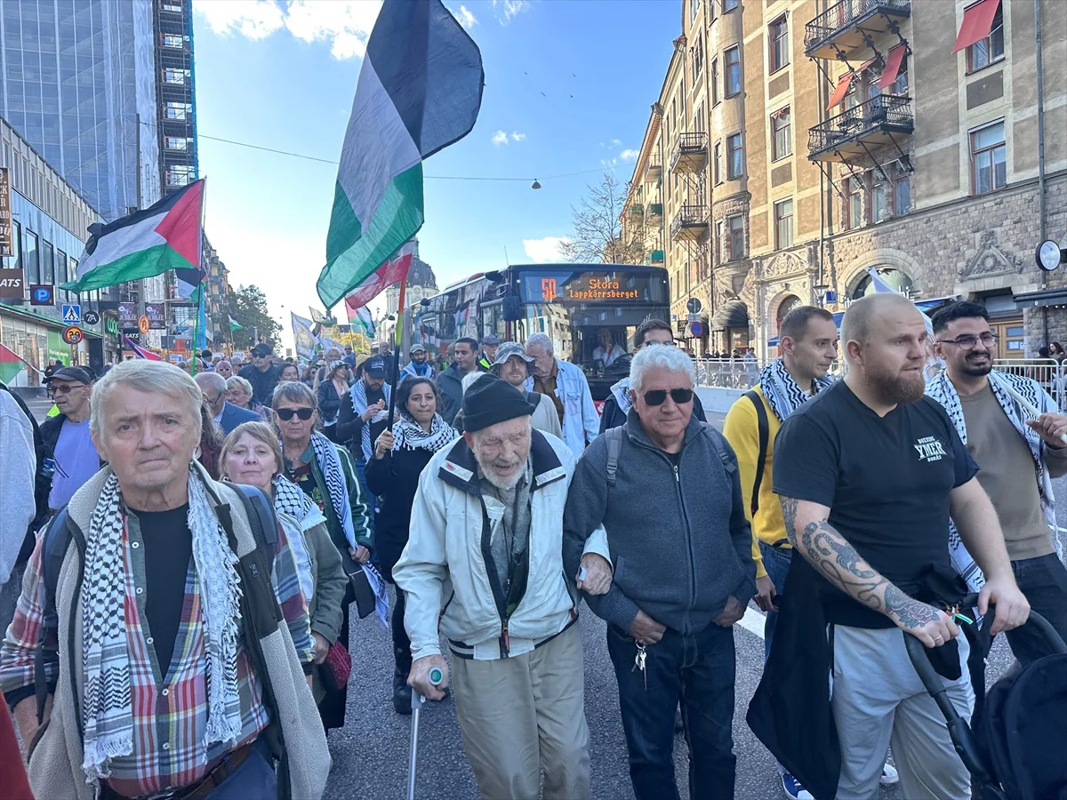 Stockholm'de yüzlerce kişi İsveç'in İsrail'e silah satışına son vermesini istedi