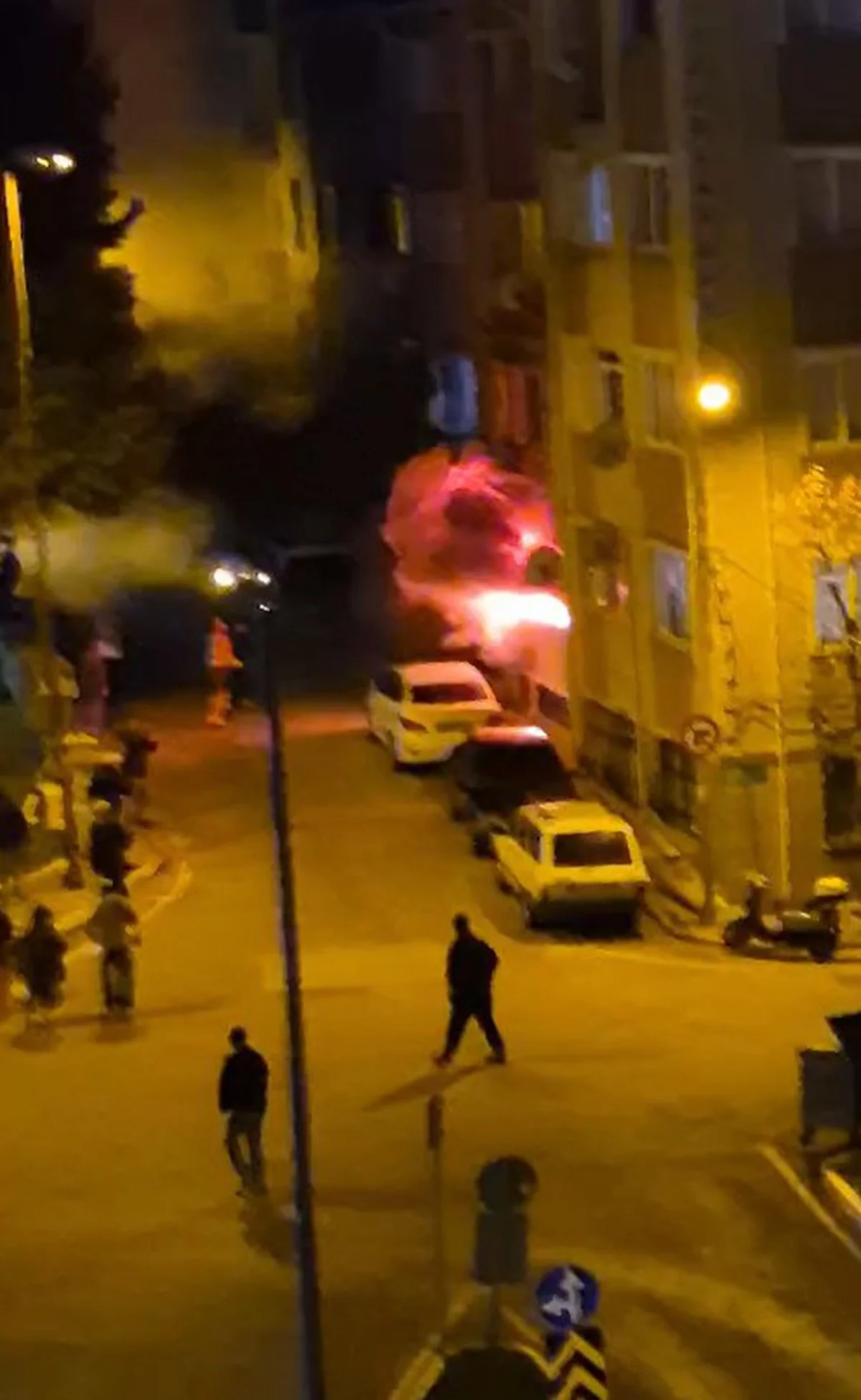 Balıkesir Bandırma'da doğal gaz patlaması sonrası çıkan yangında 6 kişi yaralandı