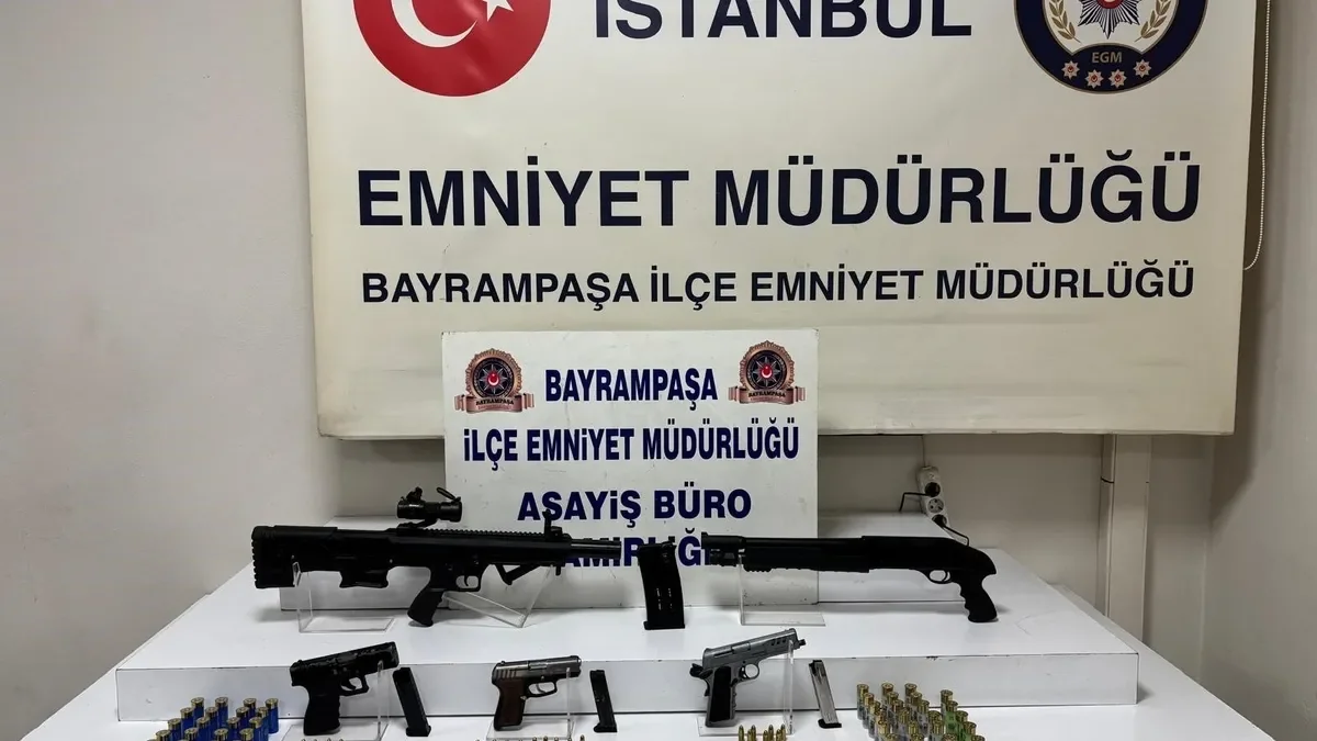 Bayrampaşa'da bir eve operasyon! Çok sayıda mühimmat ele geçirildi