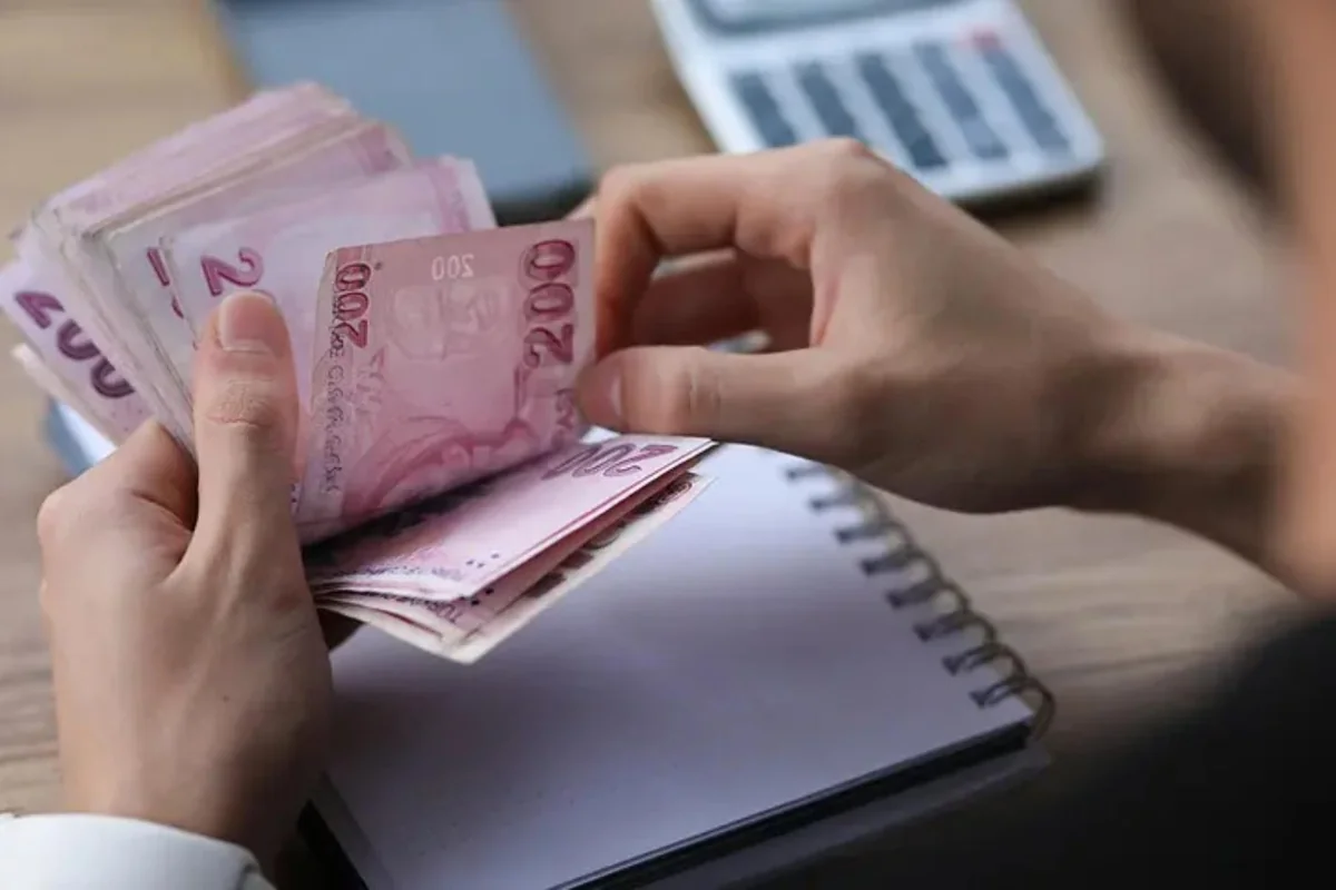Emekli ve memur zammı ne kadar olacak? Uzman isim en düşük emekli maaşı için rakam verdi