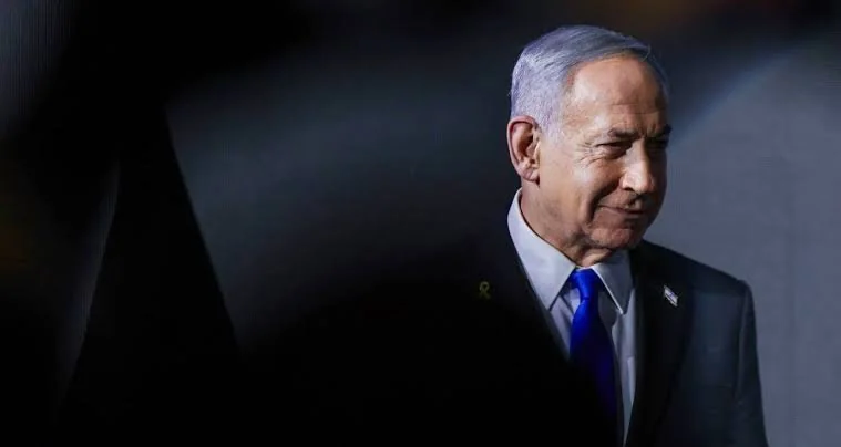 Eski başbakan, Netanyahu yönetimini yerden yere vurdu!