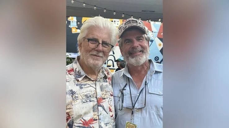 Evlatlık verildi, gerçeği 58 yıl sonra öğrendi! Babası dünyaca ünlü rock yıldızı çıktı