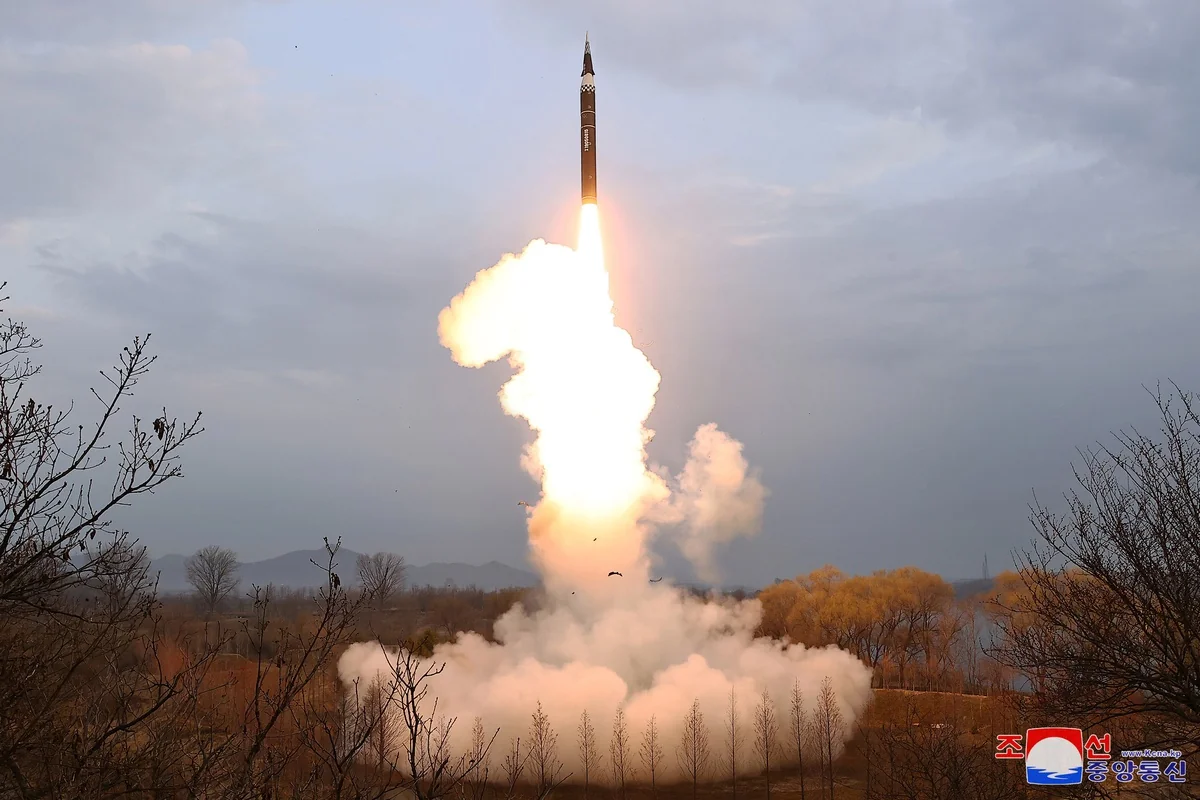 Kuzey Kore, Kim Jong-un'un denetlediği füze tatbikatında hedefi tam isabetle vurdu