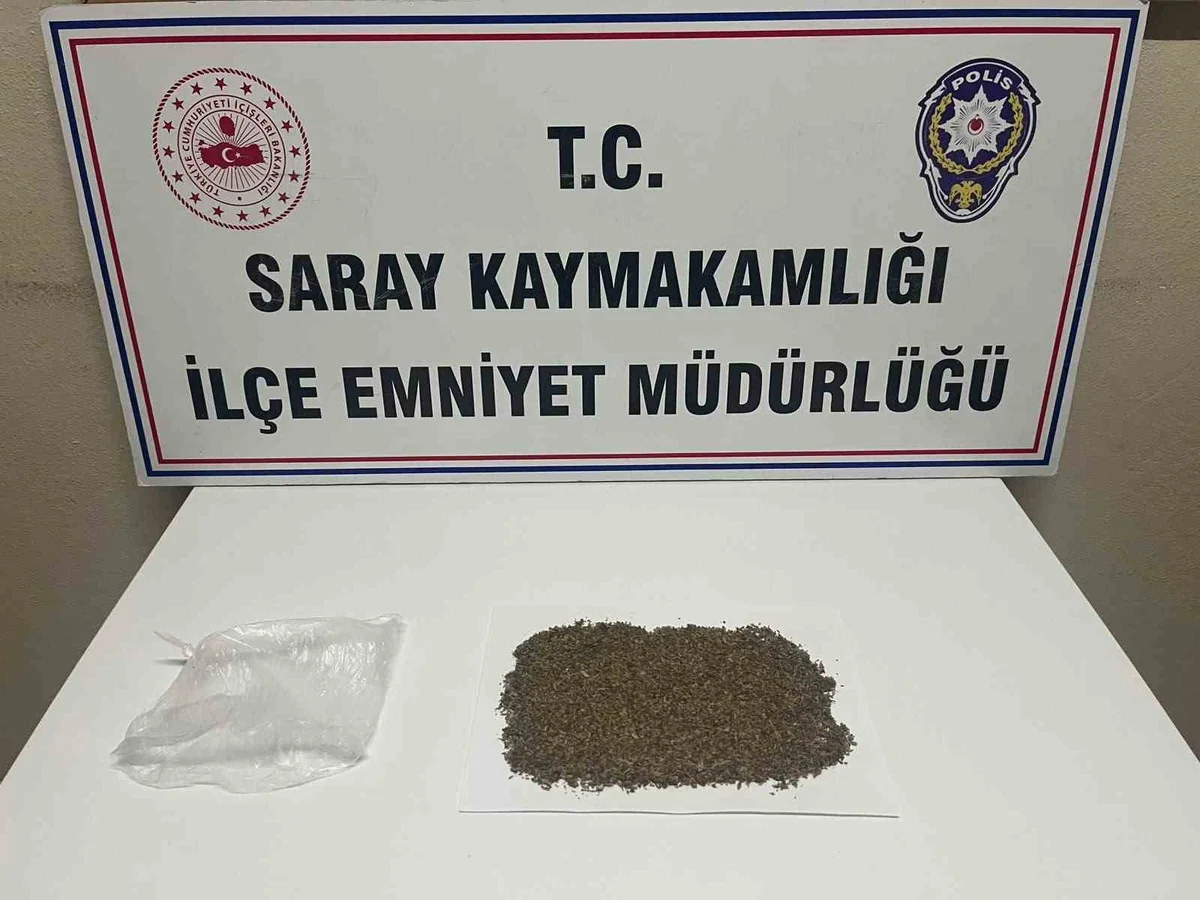 Tekirdağ Saray'da polis iki ayrı olayda toplam 32,5 gram bonzai ele geçirdi