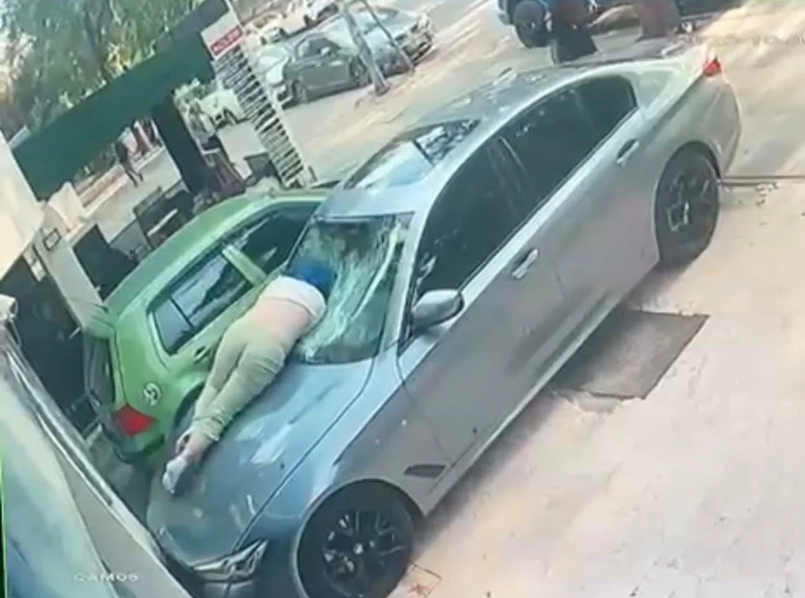 Ankara'da dehşete düşüren olay! Otelin 6’ncı kattan otomobilin üzerine düştü