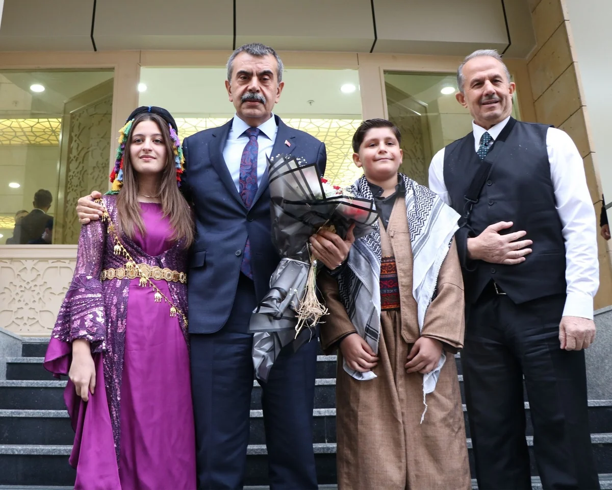 Bakan Tekin, Hakkari'de öğretmen sayısının 2002'den bu yana 3 kat arttığını açıkladı