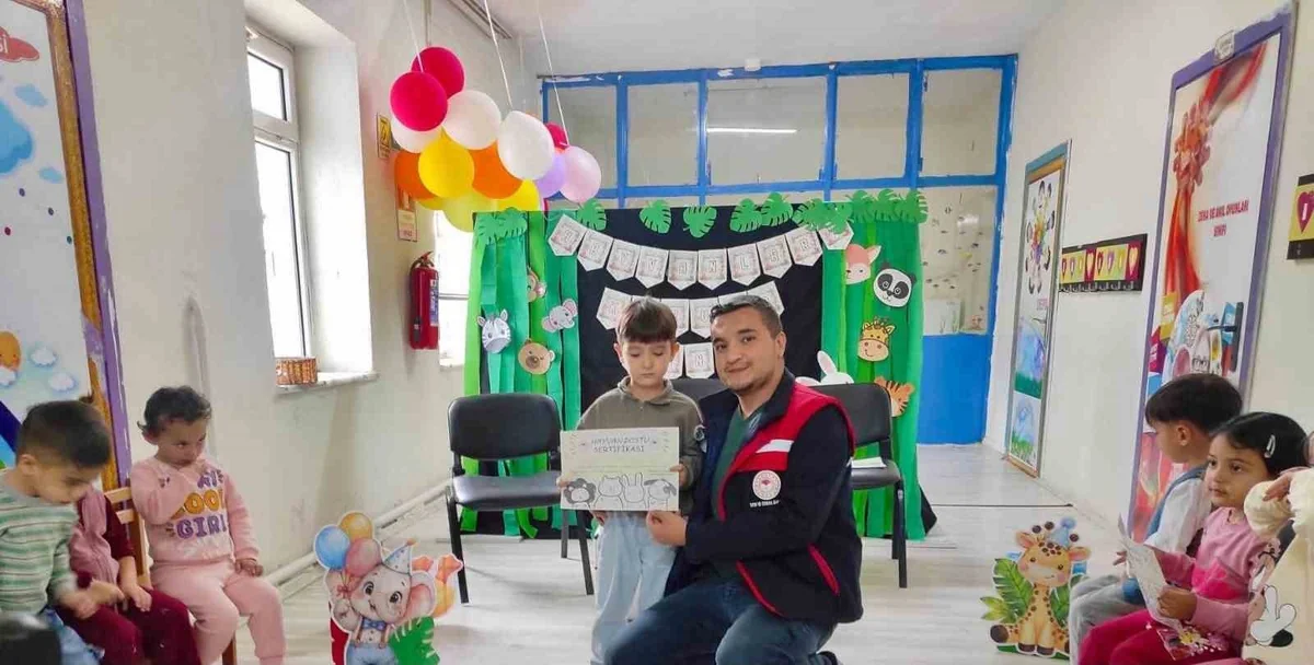 Başmakçı'da minikler hayvan sevgisi ve sorumluluk konusunda bilgilendirildi