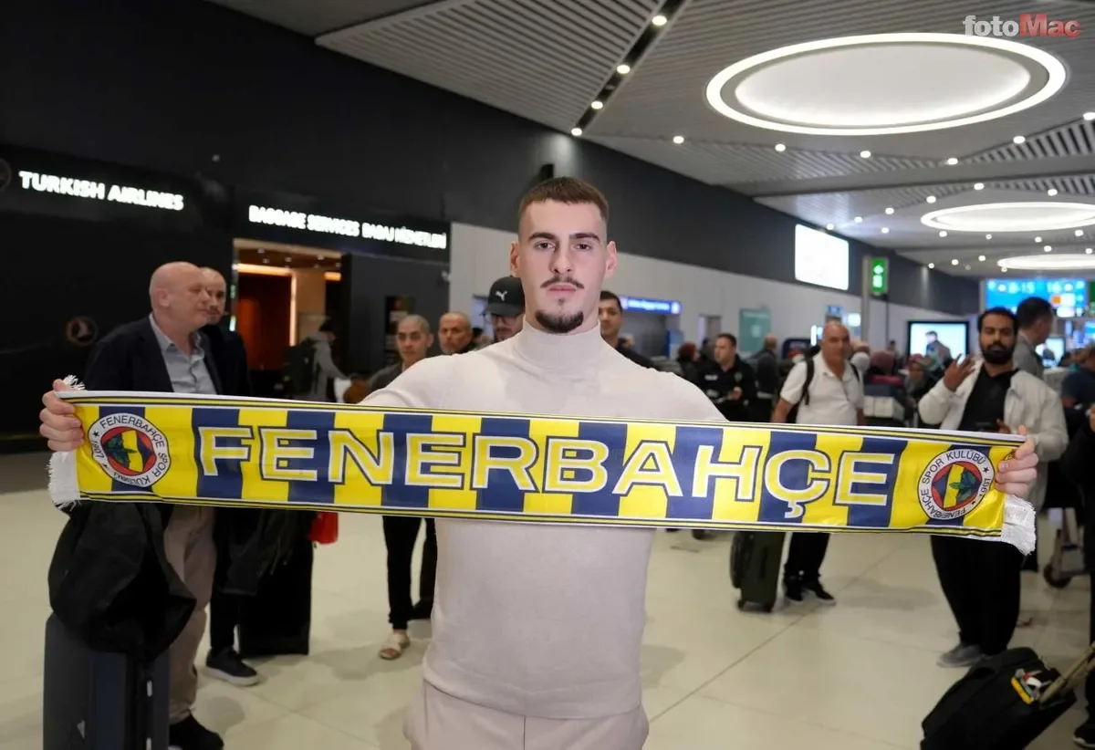 Fenerbahçe'de 2 ayrılık birden! Menajerine "Bana kulüp bul" dedi