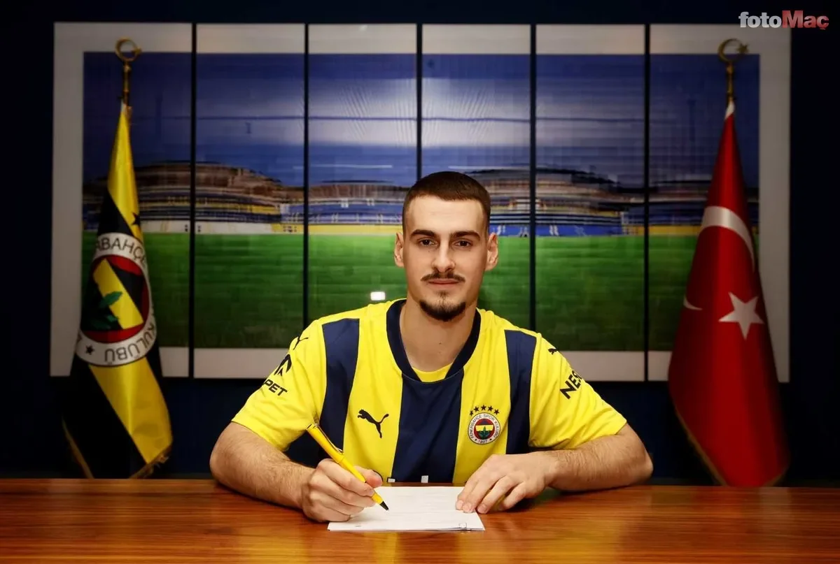 Fenerbahçe'de 2 ayrılık birden! Menajerine "Bana kulüp bul" dedi
