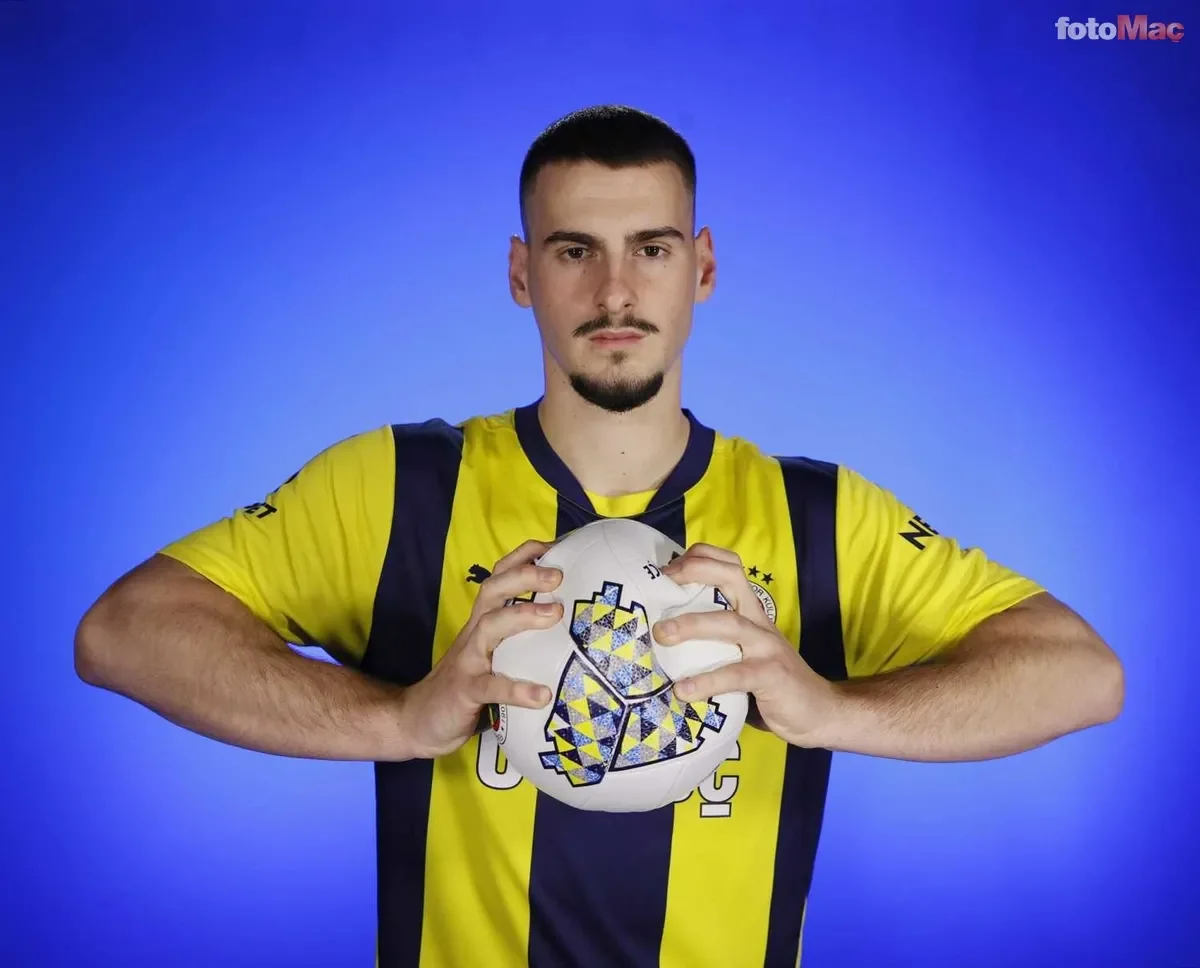 Fenerbahçe'de 2 ayrılık birden! Menajerine "Bana kulüp bul" dedi