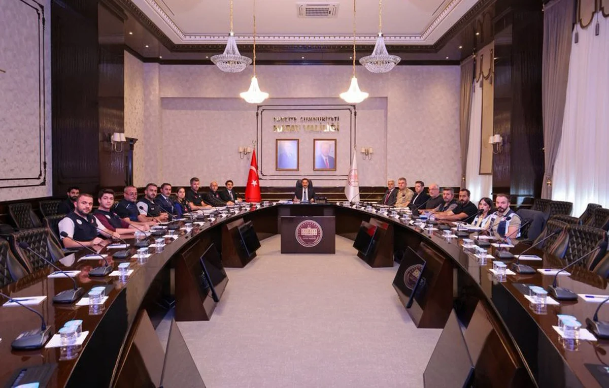 Hatay'da GEDAŞ toplantısında anahtar teslim süreçleri ve koordinasyon ele alındı