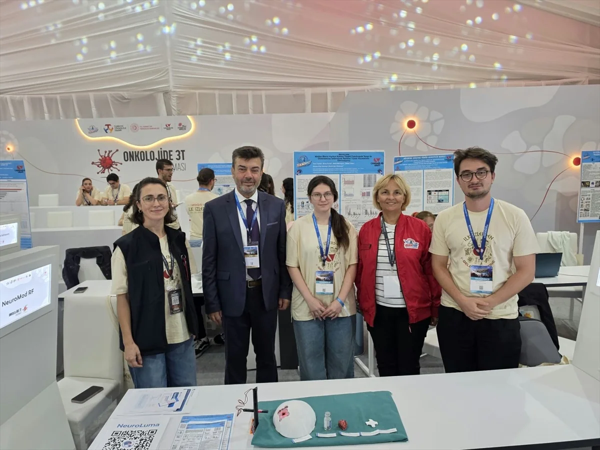 İzmir Katip Çelebi Üniversitesi NeuroLuma Takımı TEKNOFEST'te Türkiye üçüncüsü oldu