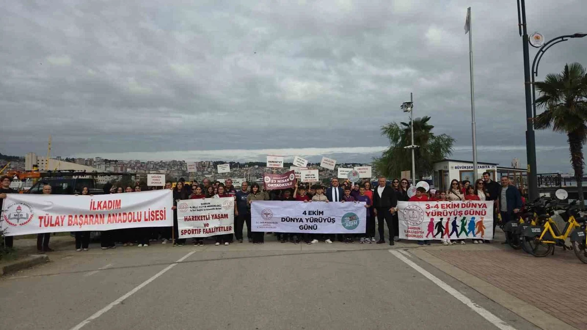 Samsun'da Dünya Yürüyüş Günü etkinliğinde öğrenciler sağlıklı yaşam için yürüdü