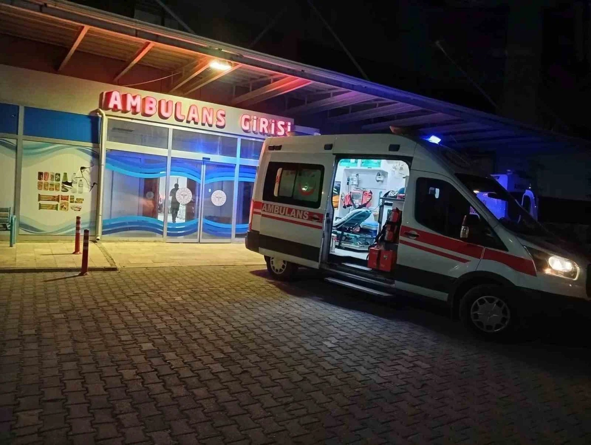 Adıyaman Gölbaşı'nda kontrolden çıkan otomobil şarampole devrildi, 4 kişi yaralandı