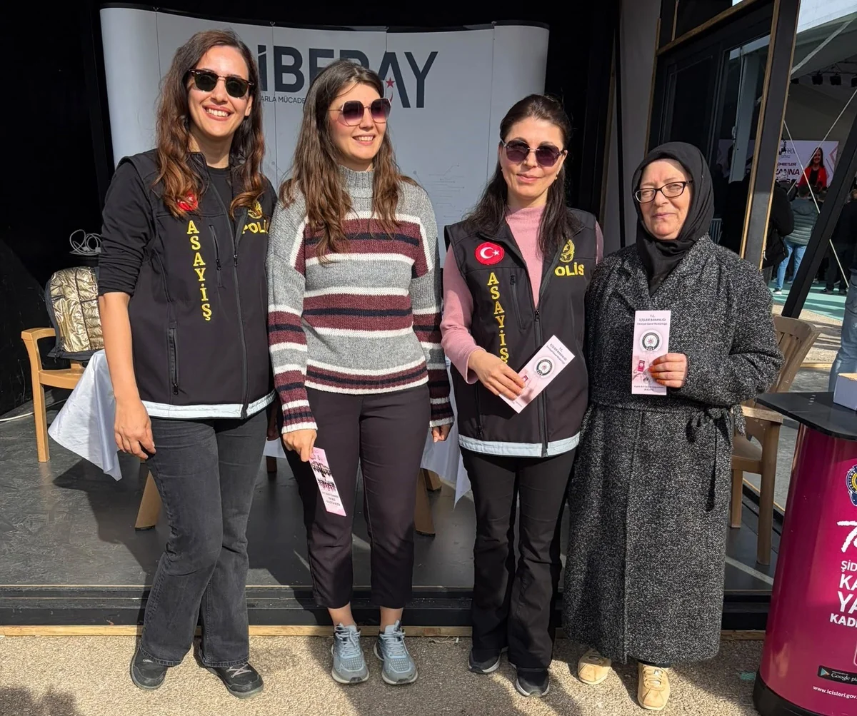 Afyonkarahisar'da GastroAfyon Festivali'nde polis 2 bin 630 kişiye bilgi verdi