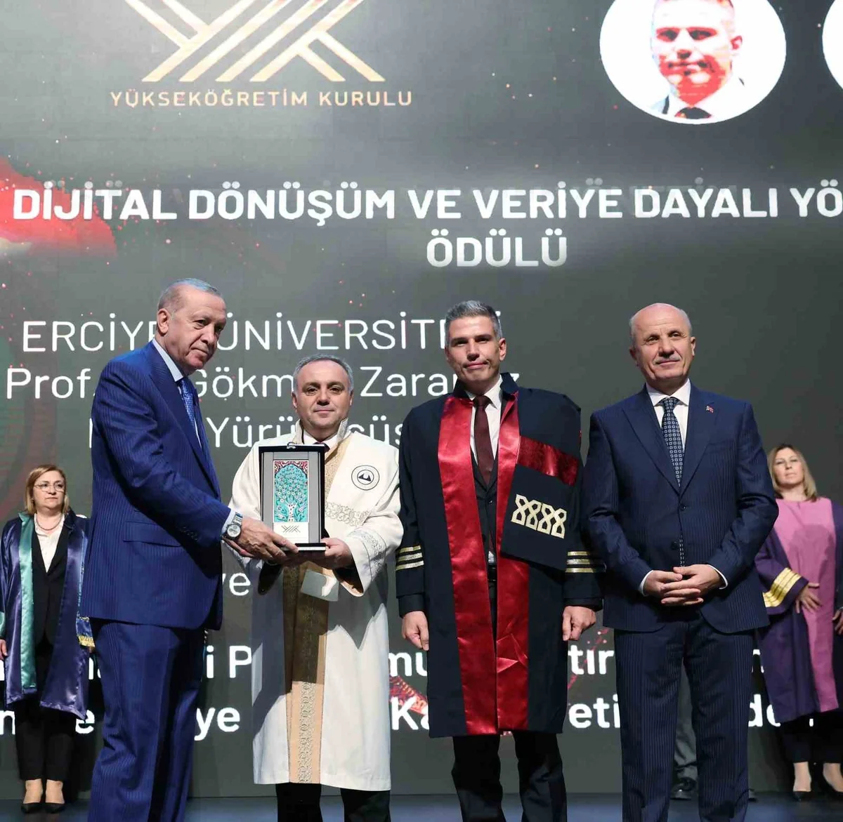ERÜ’nün Kurumsal Büyük Veri Analitiği Platformuna YÖK’ten ödül
