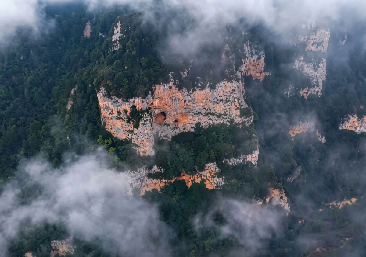 Giresun Keşap'ta Türkiye haritasını andıran Şahan Kayası dronla görüntülendi
