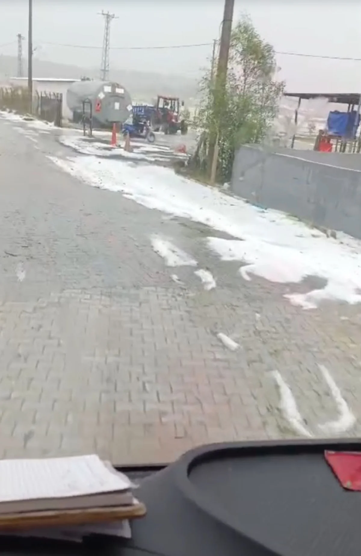 Hatay Arsuz'da fındık büyüklüğünde dolu tarım arazilerine zarar verdi