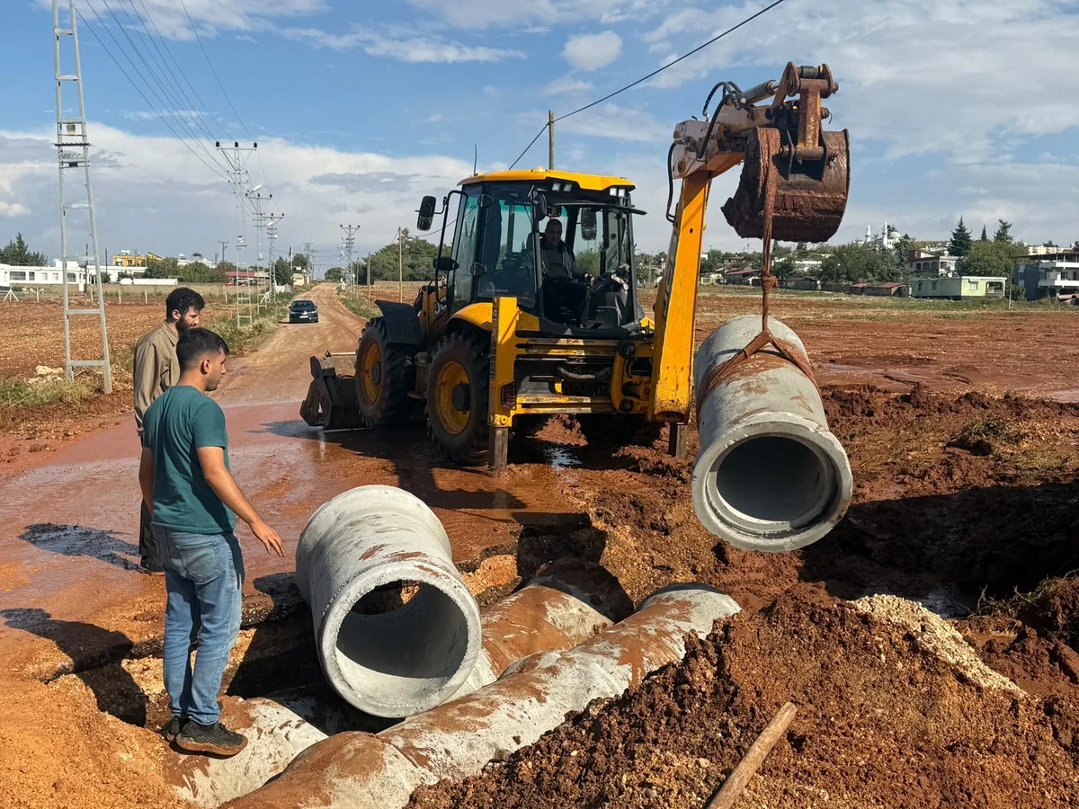 Hatay Reyhanlı'da 1 saatlik yağış Alakuzu'da sele yol açtı, ekili arazi zarar gördü