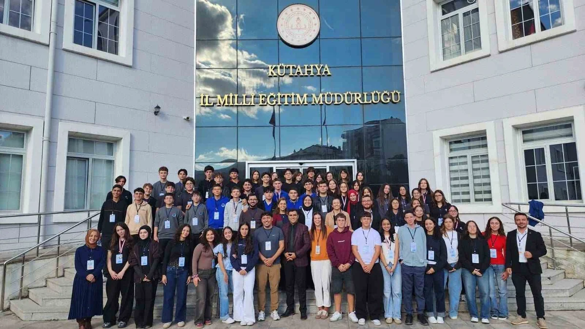 Kütahya'da öğrenciler altı kültürel noktada dijital STEM görevlerini yerine getirdi